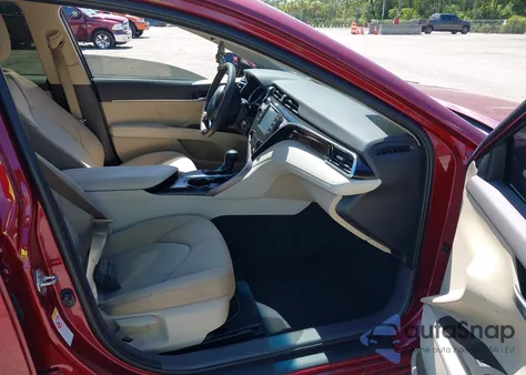 2018 Toyota Camry Le из США, поврежденный, VIN 4T1B11HK9JU520849